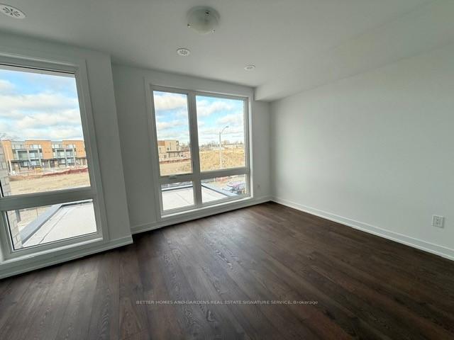 Photo 12 of 48 Deep Roots Terrace, Toronto, Englemount-Lawrence — HOMEH