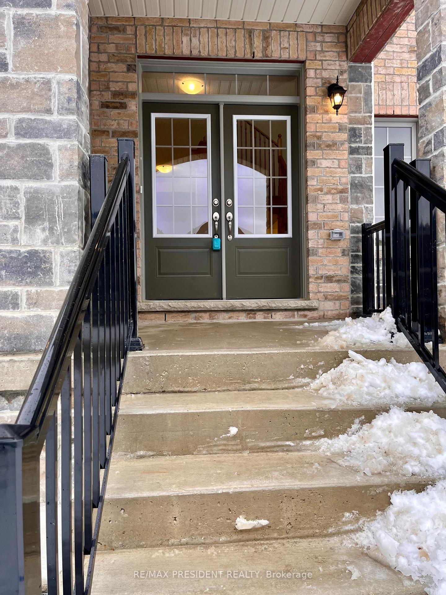 Photo 3 of 140 Robin Trail, Scugog, Port Perry — HOMEH