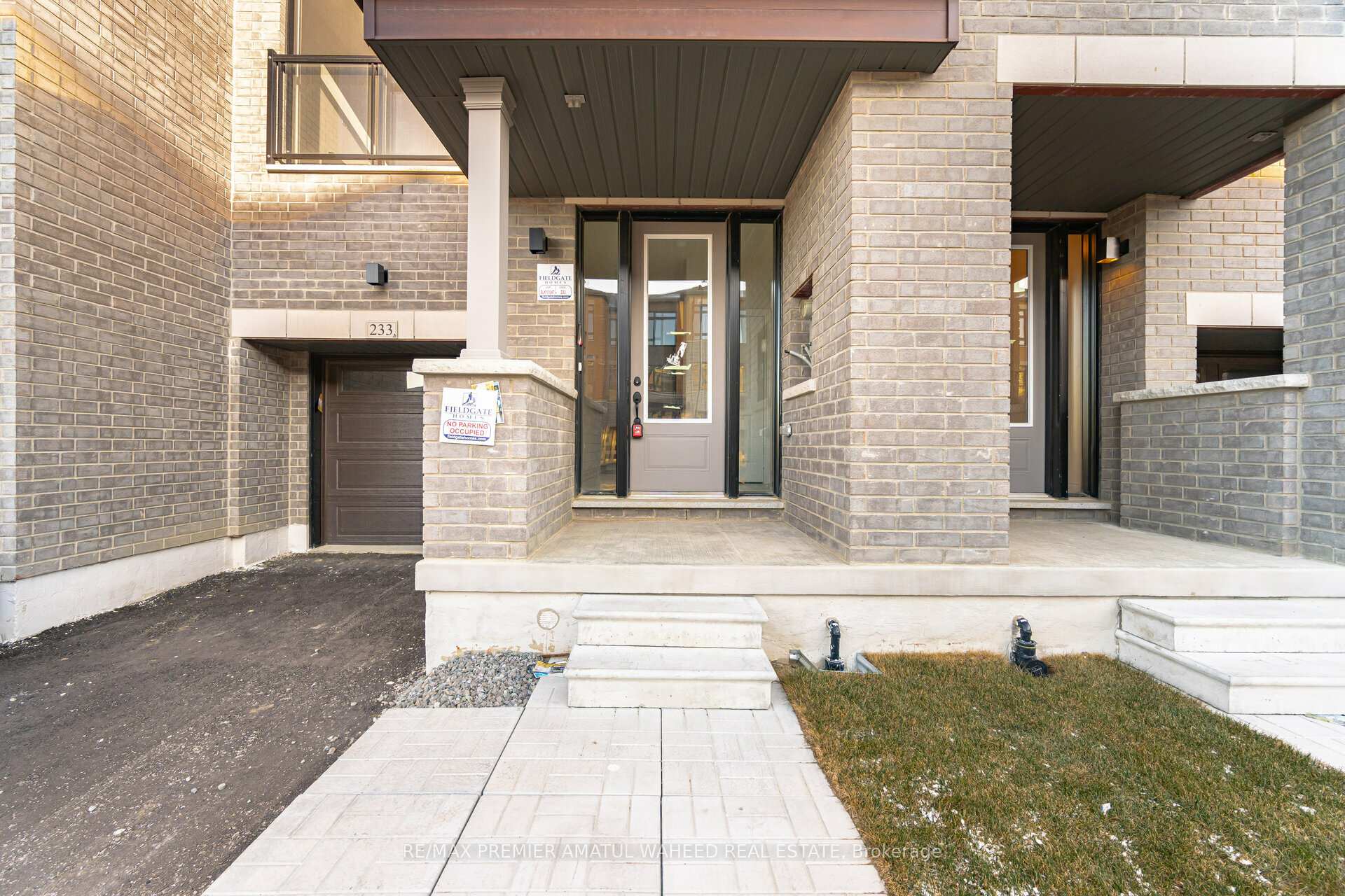 Photo 4 of 233 Tennant Circle, Vaughan, Vellore Village — HOMEH