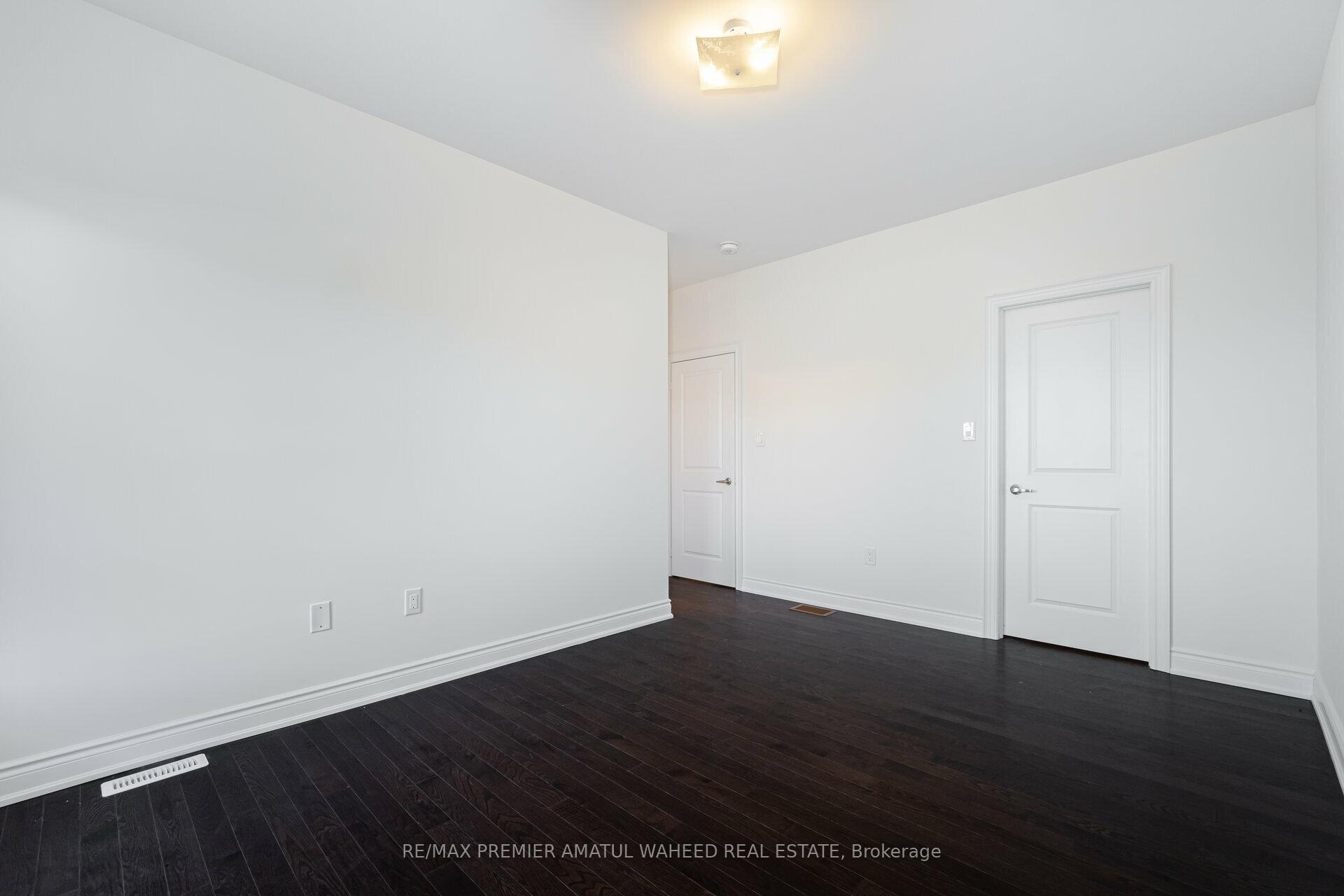 Photo 20 of 233 Tennant Circle, Vaughan, Vellore Village — HOMEH