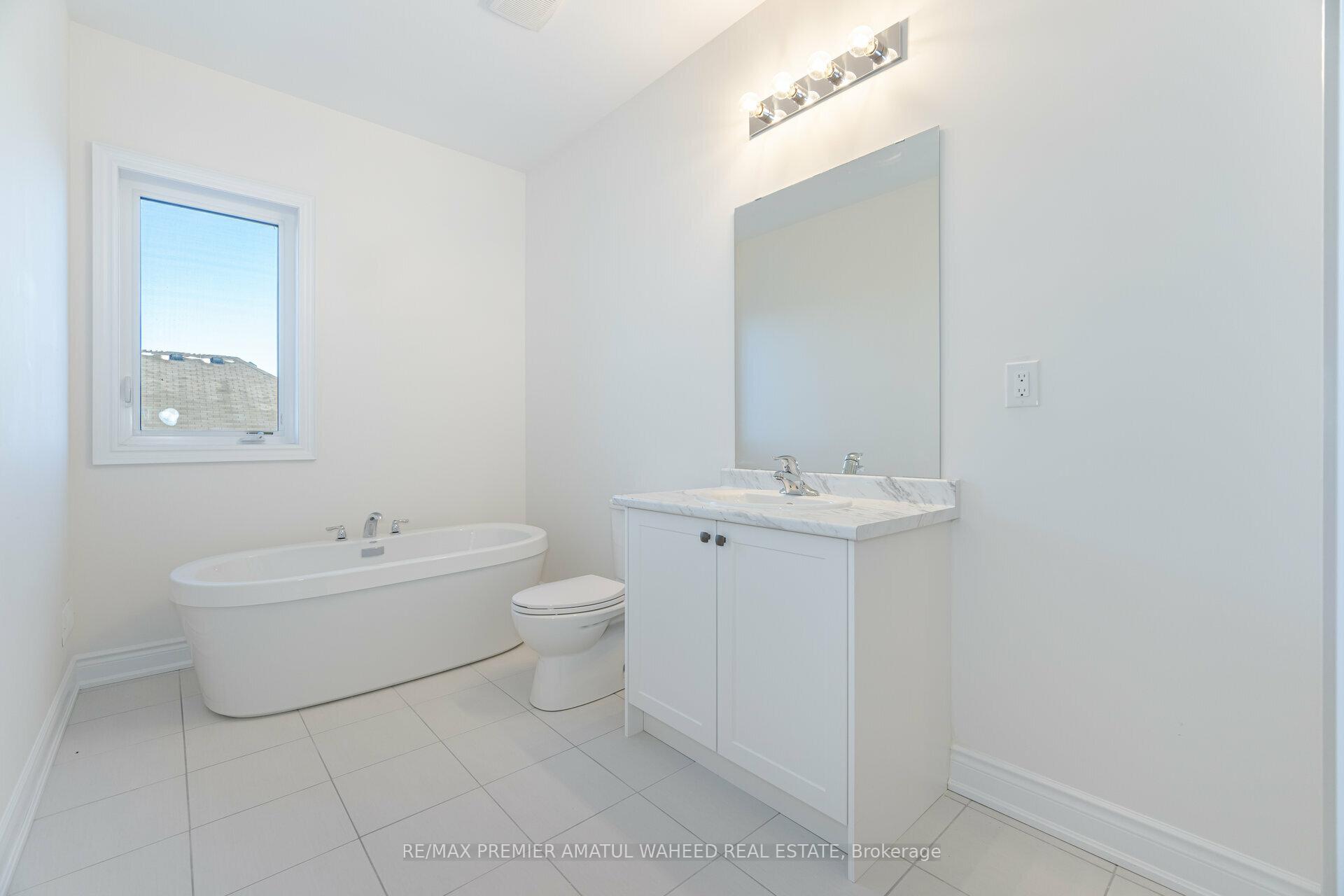 Photo 21 of 233 Tennant Circle, Vaughan, Vellore Village — HOMEH