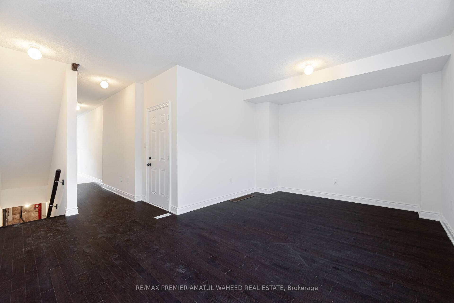 Photo 28 of 233 Tennant Circle, Vaughan, Vellore Village — HOMEH
