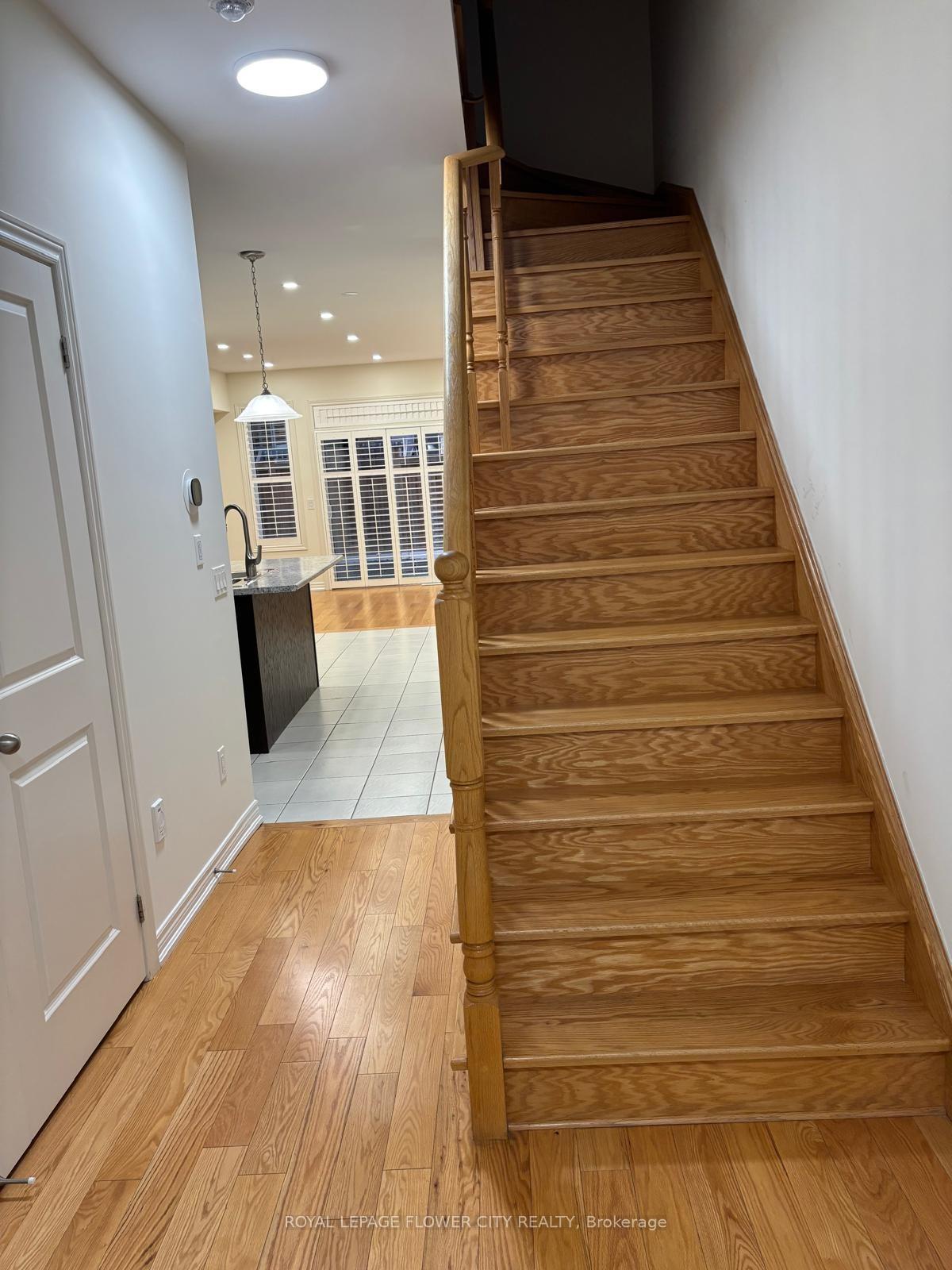 Photo 22 of 6 Kempsford Crescent, Brampton, Northwest Brampton — HOMEH