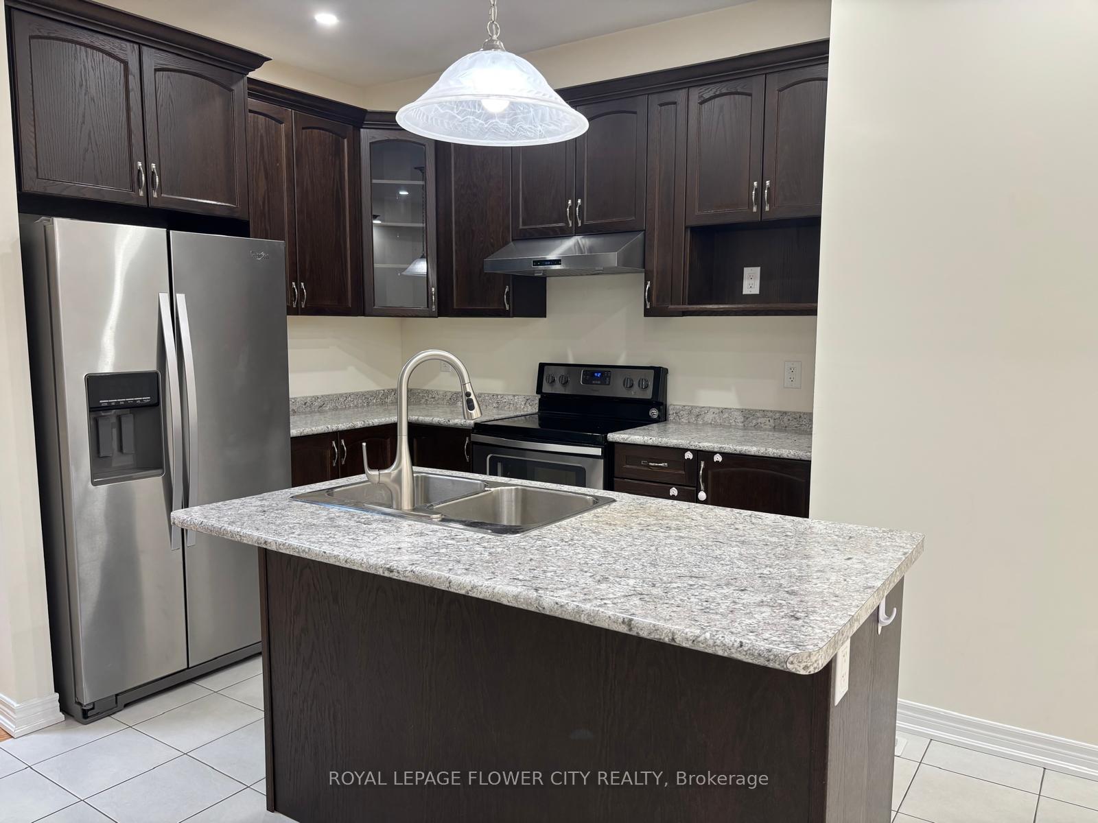 Photo 4 of 6 Kempsford Crescent, Brampton, Northwest Brampton — HOMEH