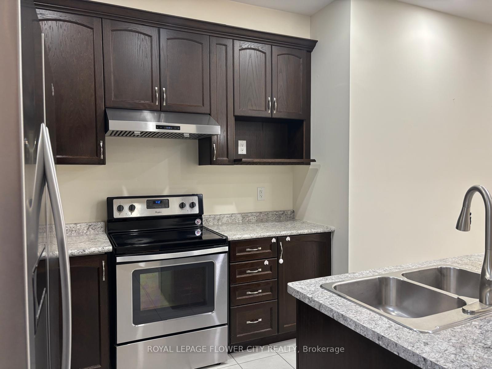 Photo 5 of 6 Kempsford Crescent, Brampton, Northwest Brampton — HOMEH
