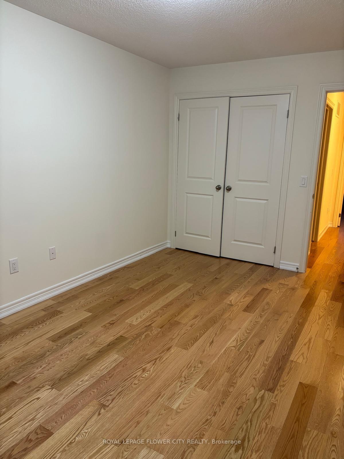 Photo 11 of 6 Kempsford Crescent, Brampton, Northwest Brampton — HOMEH
