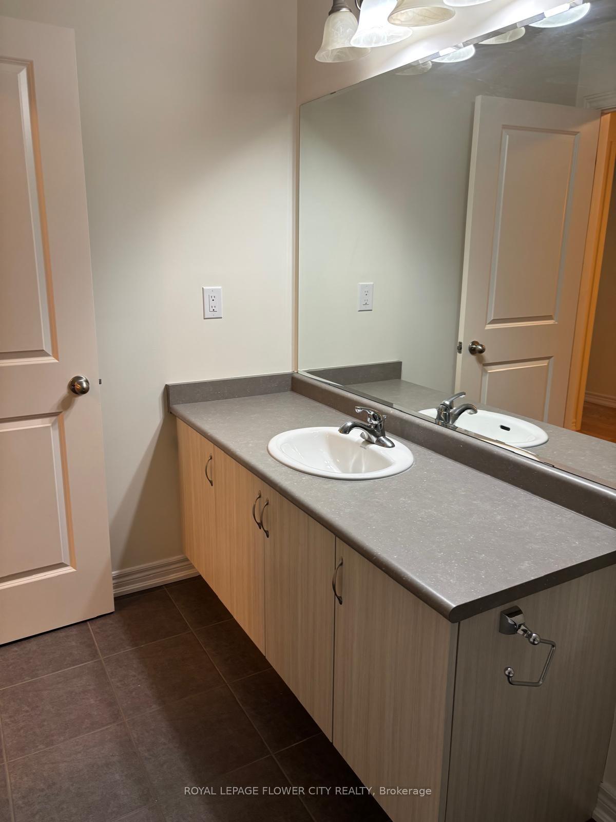 Photo 18 of 6 Kempsford Crescent, Brampton, Northwest Brampton — HOMEH