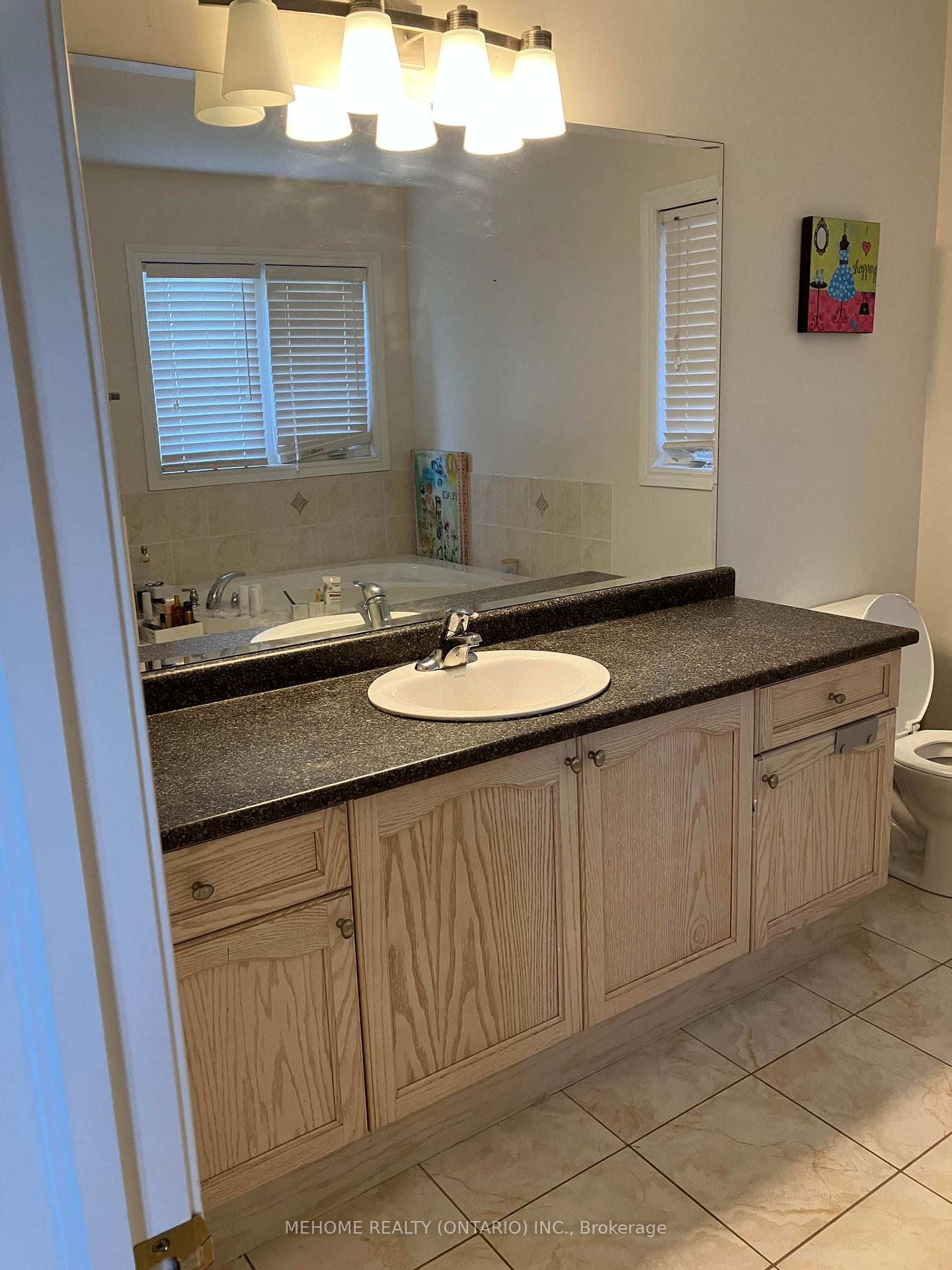 Photo 9 of 27 Reynolds Crescent E, Aurora, Bayview Northeast — HOMEH