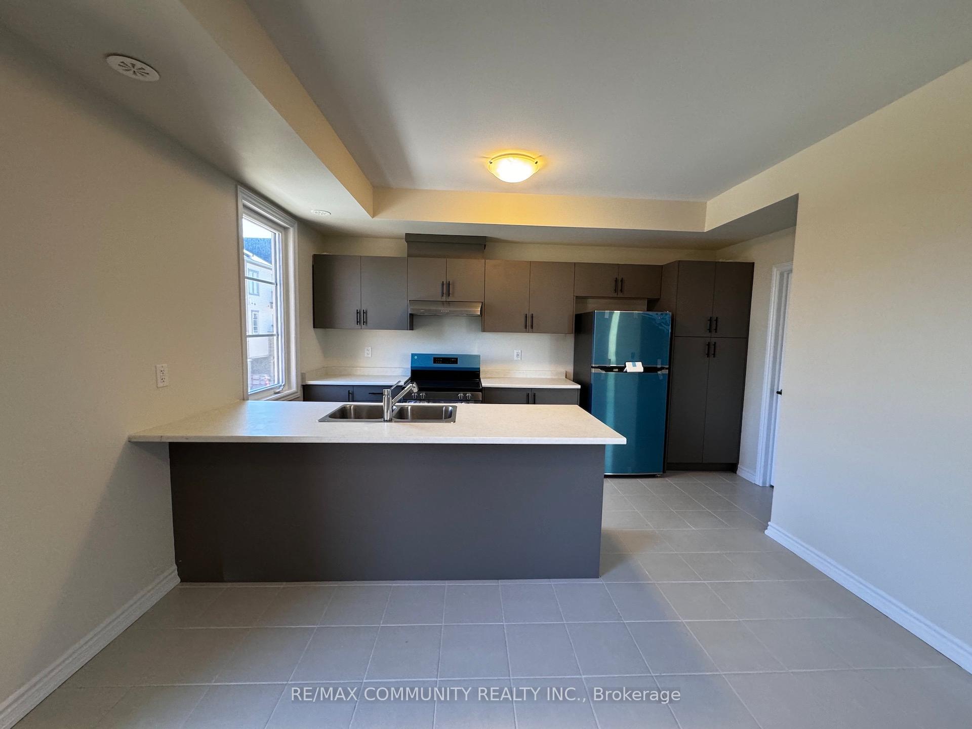 Photo 7 of 47 Petley Street, Clarington, Courtice — HOMEH