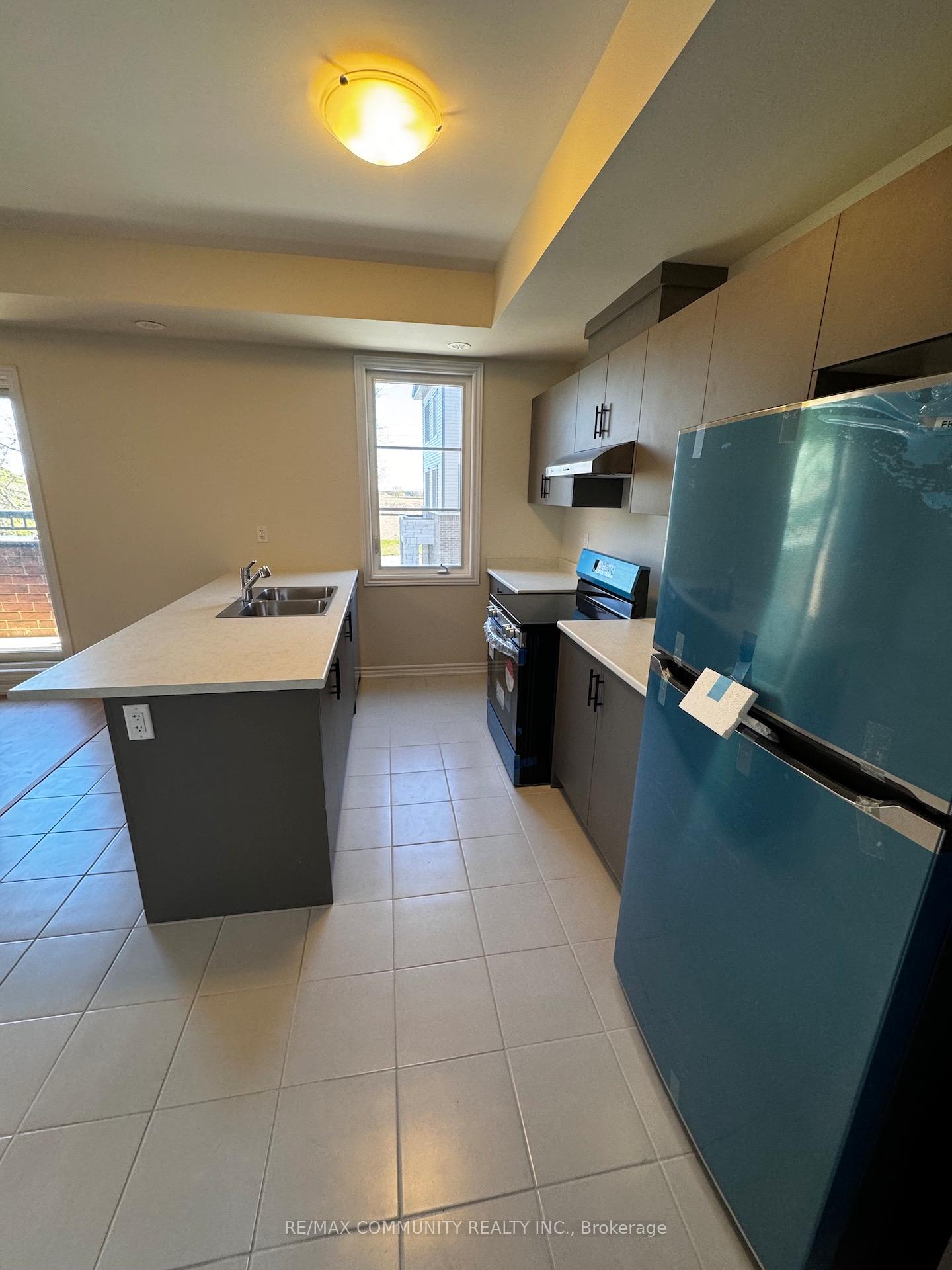Photo 8 of 47 Petley Street, Clarington, Courtice — HOMEH
