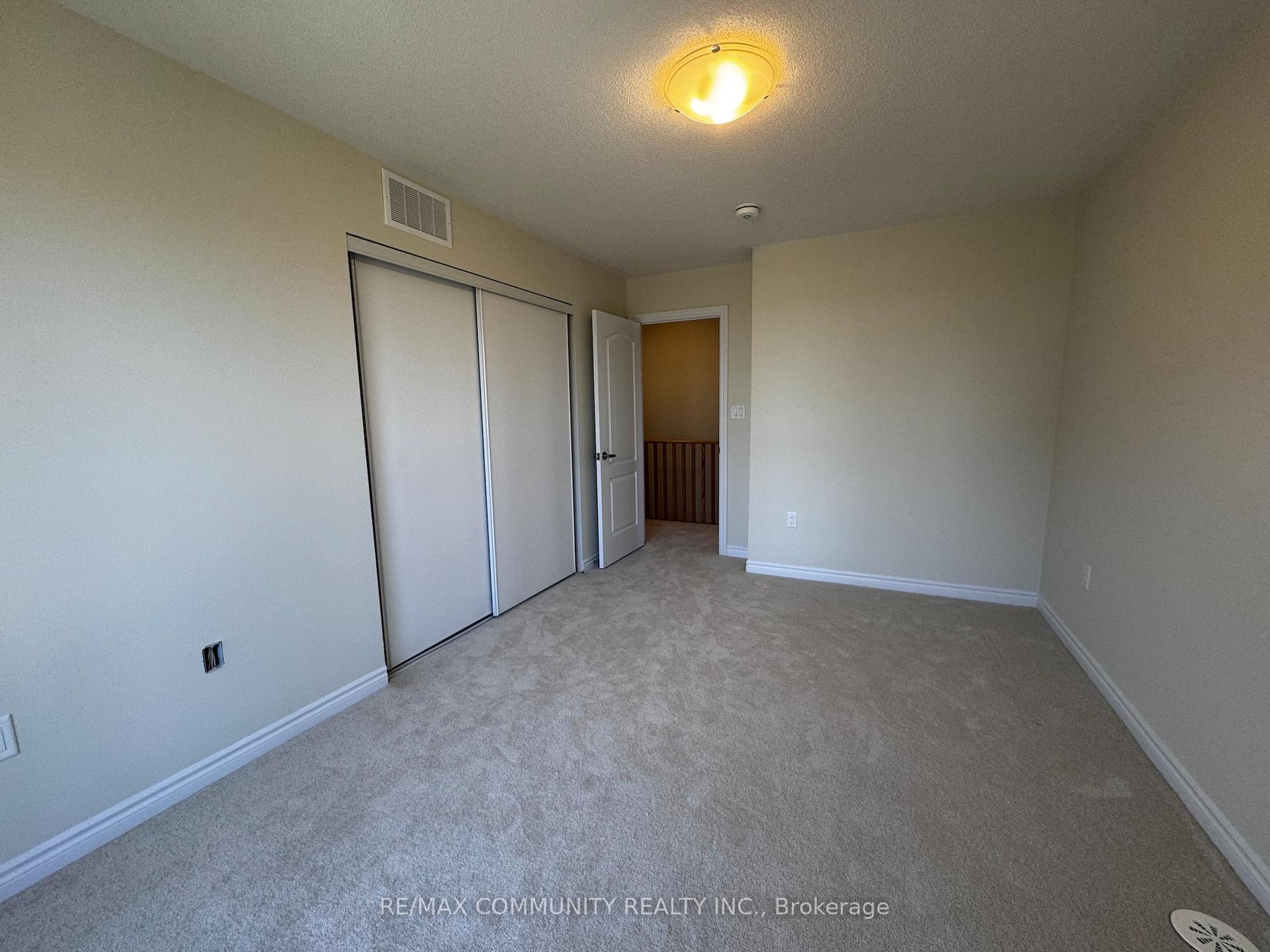 Photo 16 of 47 Petley Street, Clarington, Courtice — HOMEH