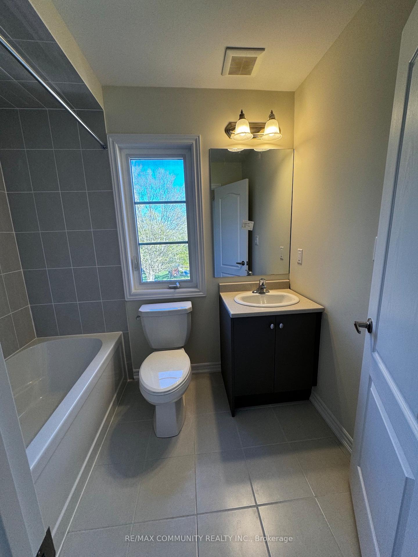 Photo 20 of 47 Petley Street, Clarington, Courtice — HOMEH