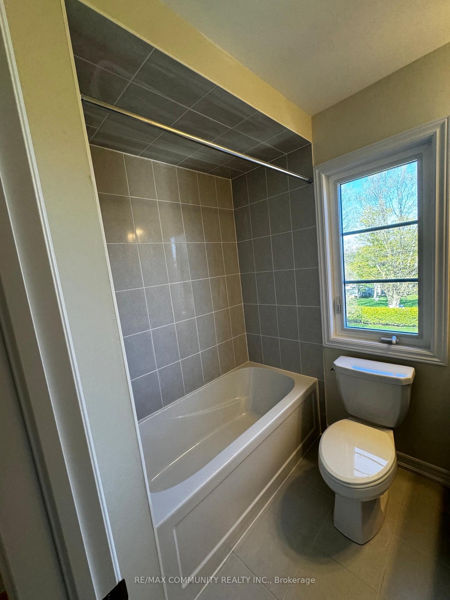 Photo 26 of 47 Petley Street, Clarington, Courtice — HOMEH