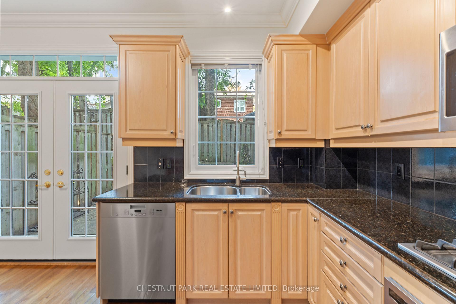 Photo 3 of Unit Th8, 60 Lorindale Avenue, Toronto, Lawrence Park North — HOMEH