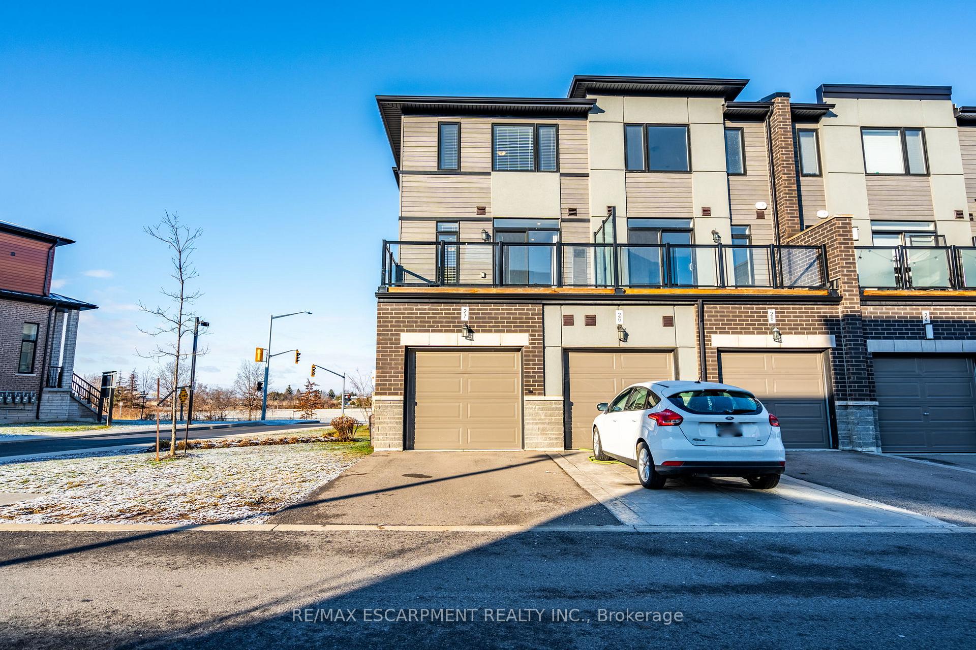 Photo 4 of Unit 27, 590 North Service Road, Hamilton, Stoney Creek — HOMEH