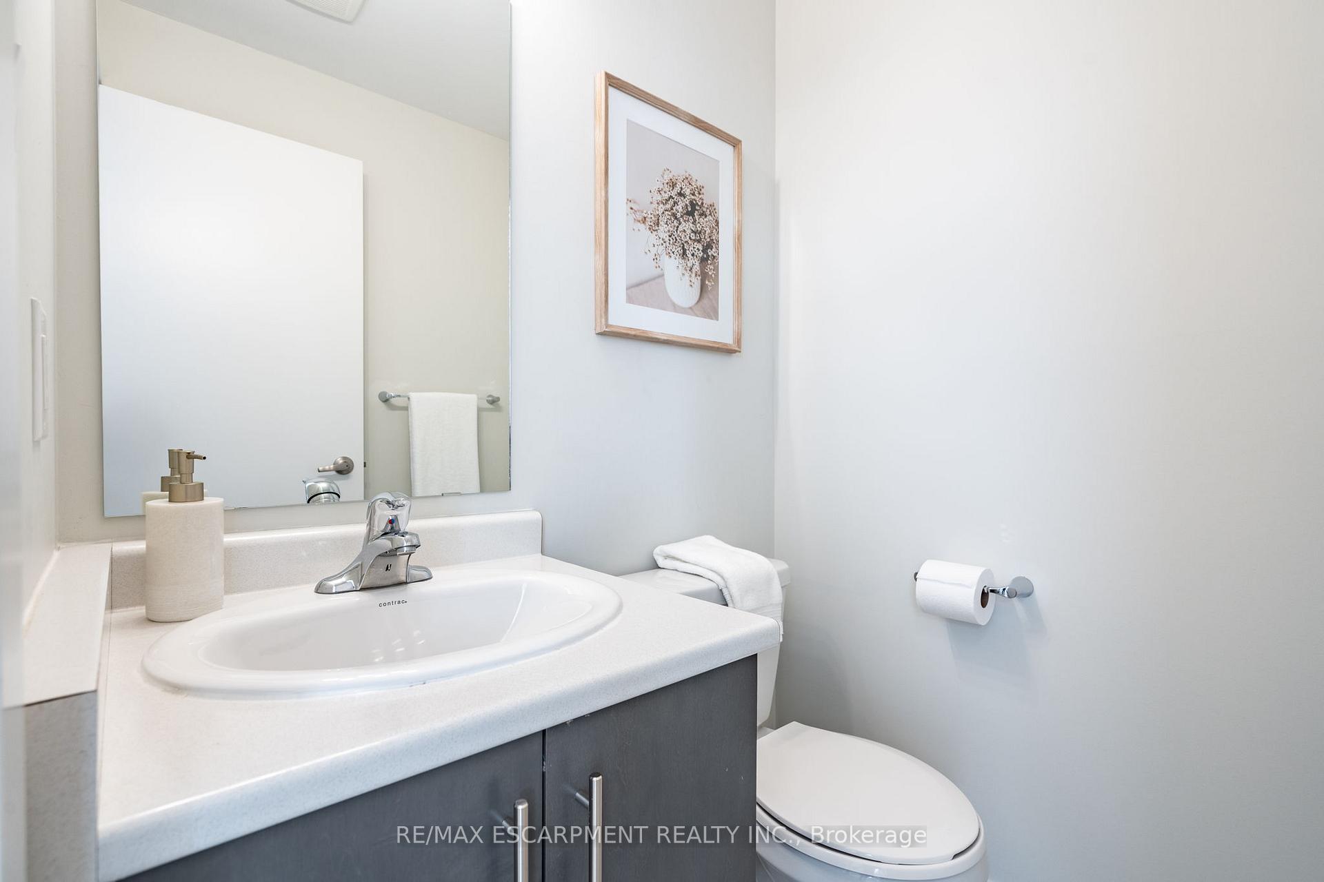 Photo 14 of Unit 27, 590 North Service Road, Hamilton, Stoney Creek — HOMEH