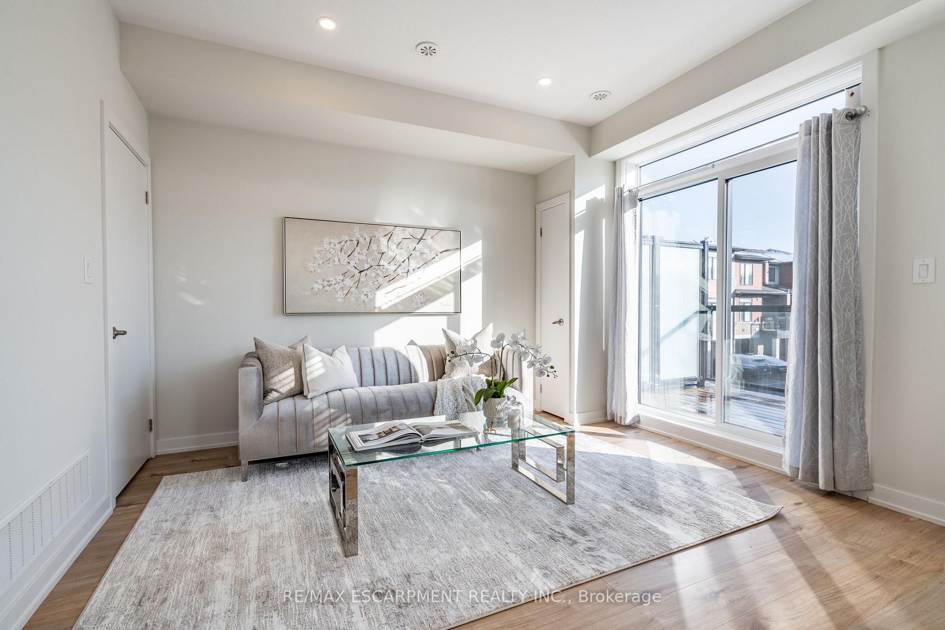 Photo 16 of Unit 27, 590 North Service Road, Hamilton, Stoney Creek — HOMEH