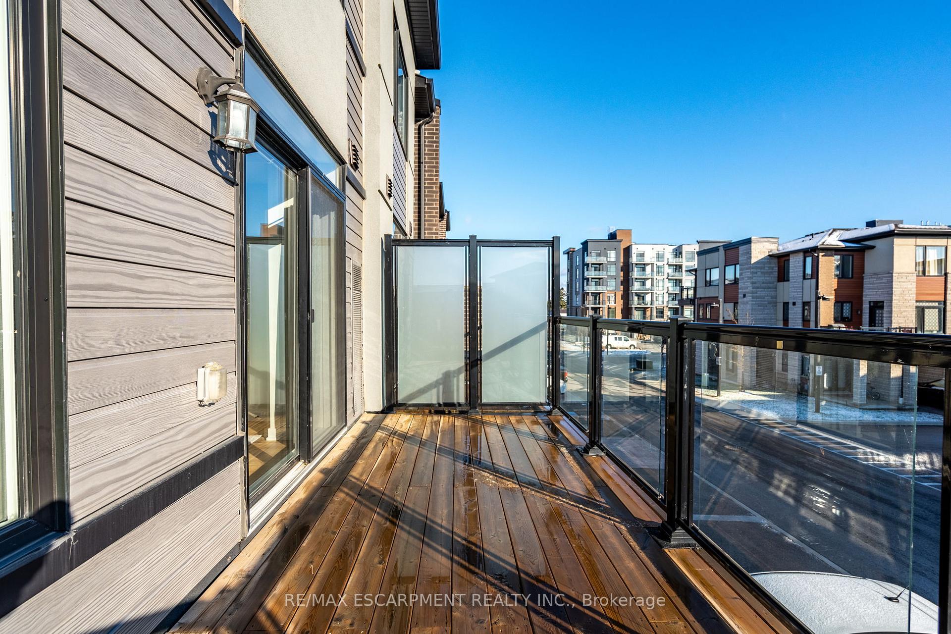 Photo 22 of Unit 27, 590 North Service Road, Hamilton, Stoney Creek — HOMEH