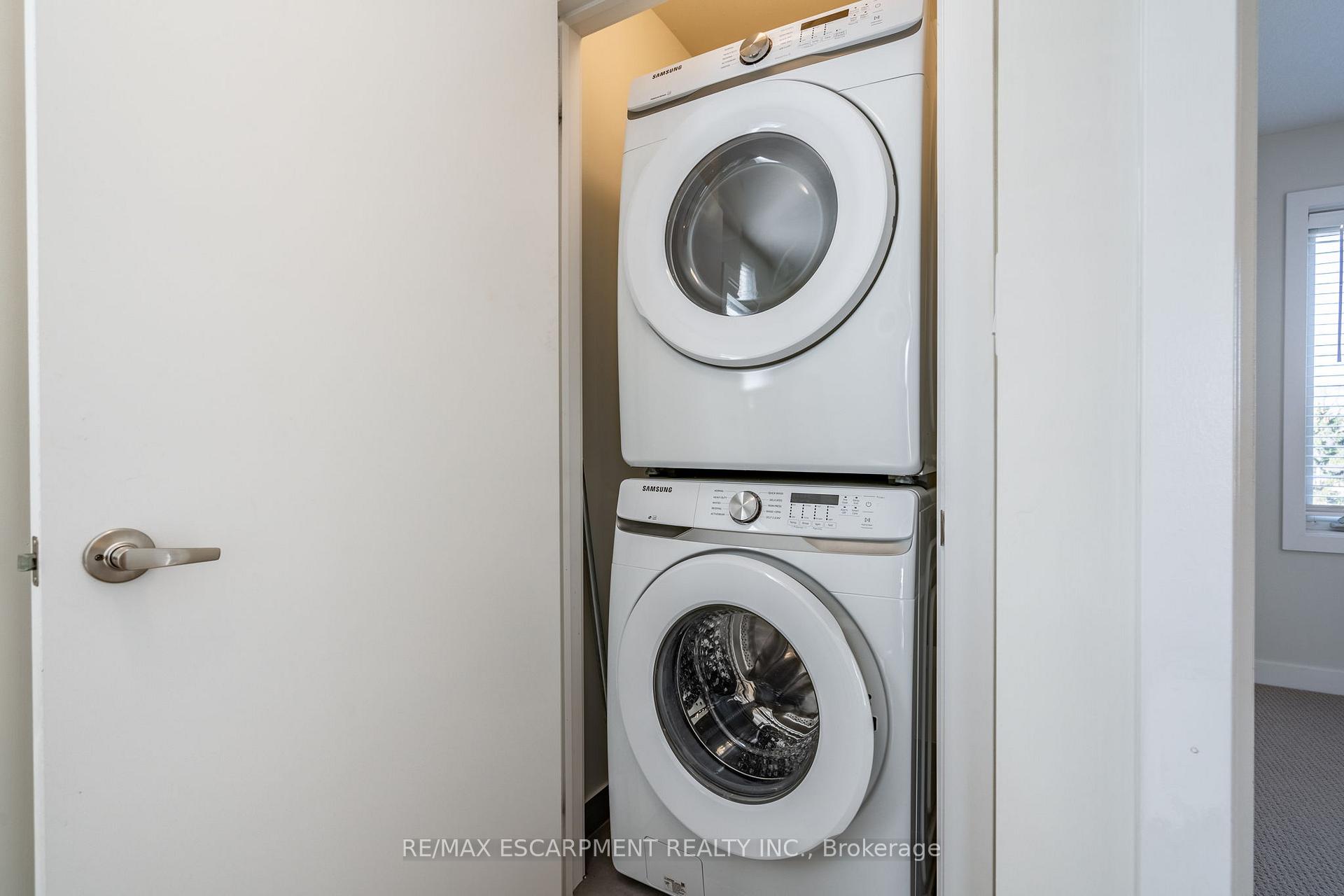 Photo 25 of Unit 27, 590 North Service Road, Hamilton, Stoney Creek — HOMEH
