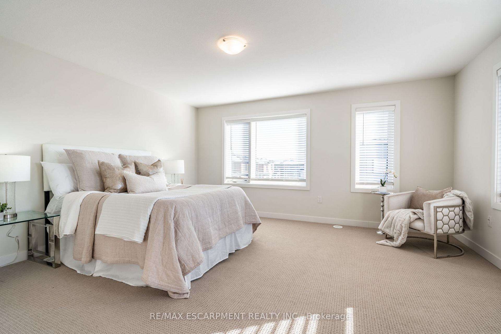 Photo 30 of Unit 27, 590 North Service Road, Hamilton, Stoney Creek — HOMEH