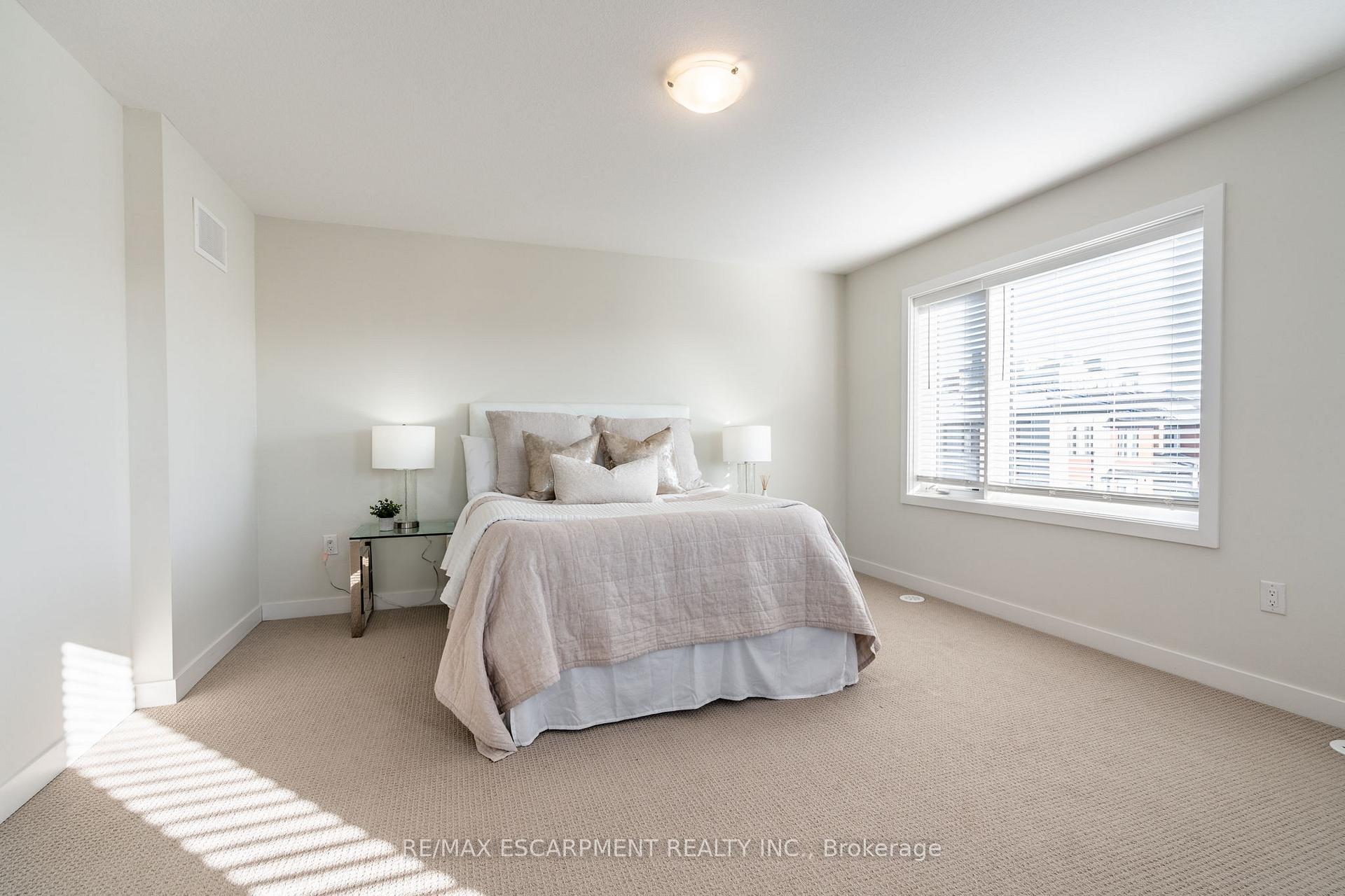 Photo 31 of Unit 27, 590 North Service Road, Hamilton, Stoney Creek — HOMEH