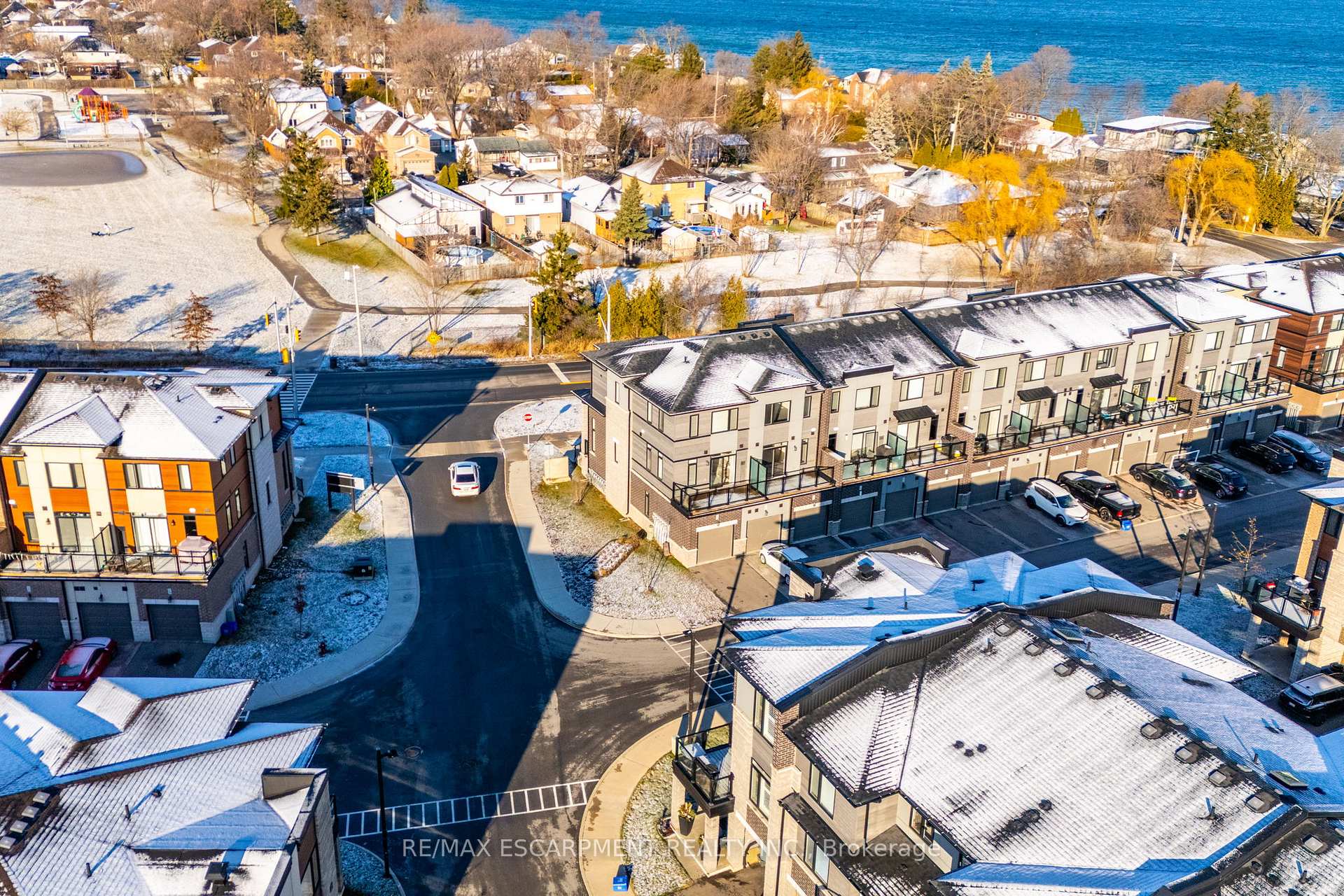 Photo 33 of Unit 27, 590 North Service Road, Hamilton, Stoney Creek — HOMEH