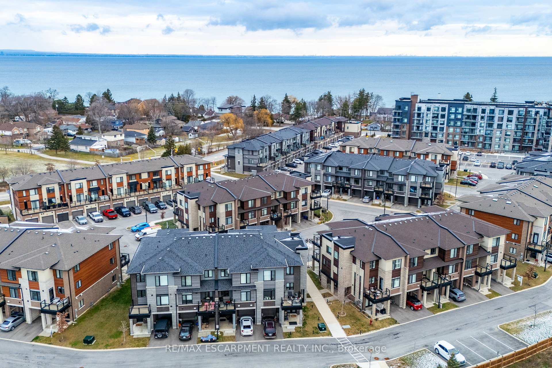 Photo 35 of Unit 27, 590 North Service Road, Hamilton, Stoney Creek — HOMEH