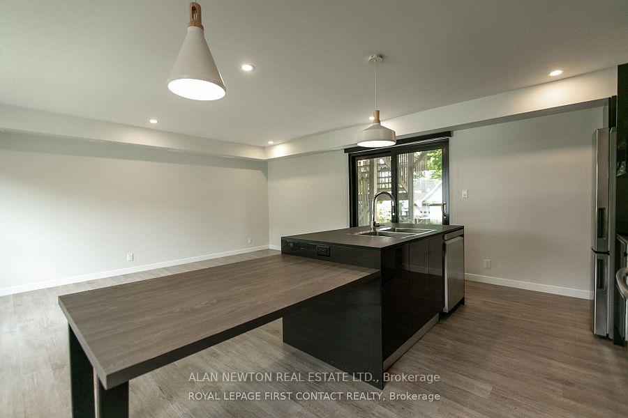 Photo 6 of Unit 3, 35 Albert Street, Barrie, City Centre — HOMEH