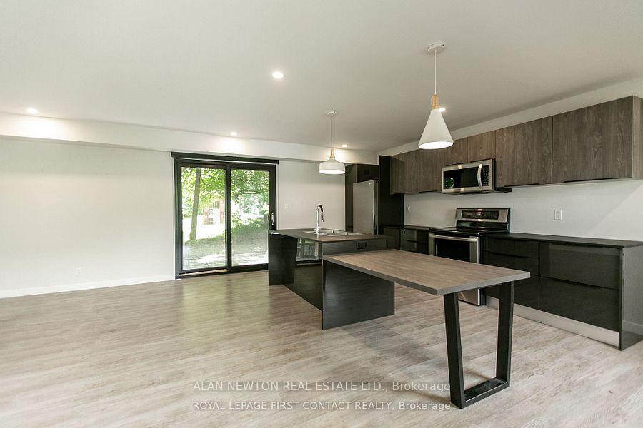 Photo 9 of Unit 3, 35 Albert Street, Barrie, City Centre — HOMEH