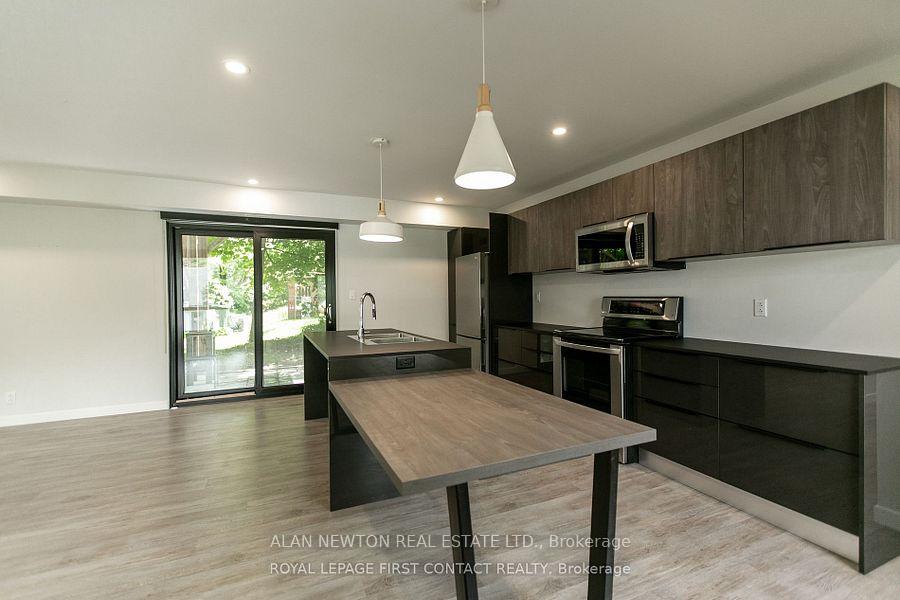 Photo 26 of Unit 3, 35 Albert Street, Barrie, City Centre — HOMEH