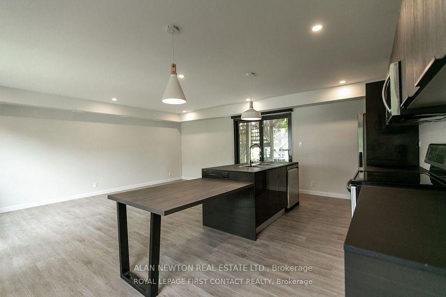 Photo 28 of Unit 3, 35 Albert Street, Barrie, City Centre — HOMEH