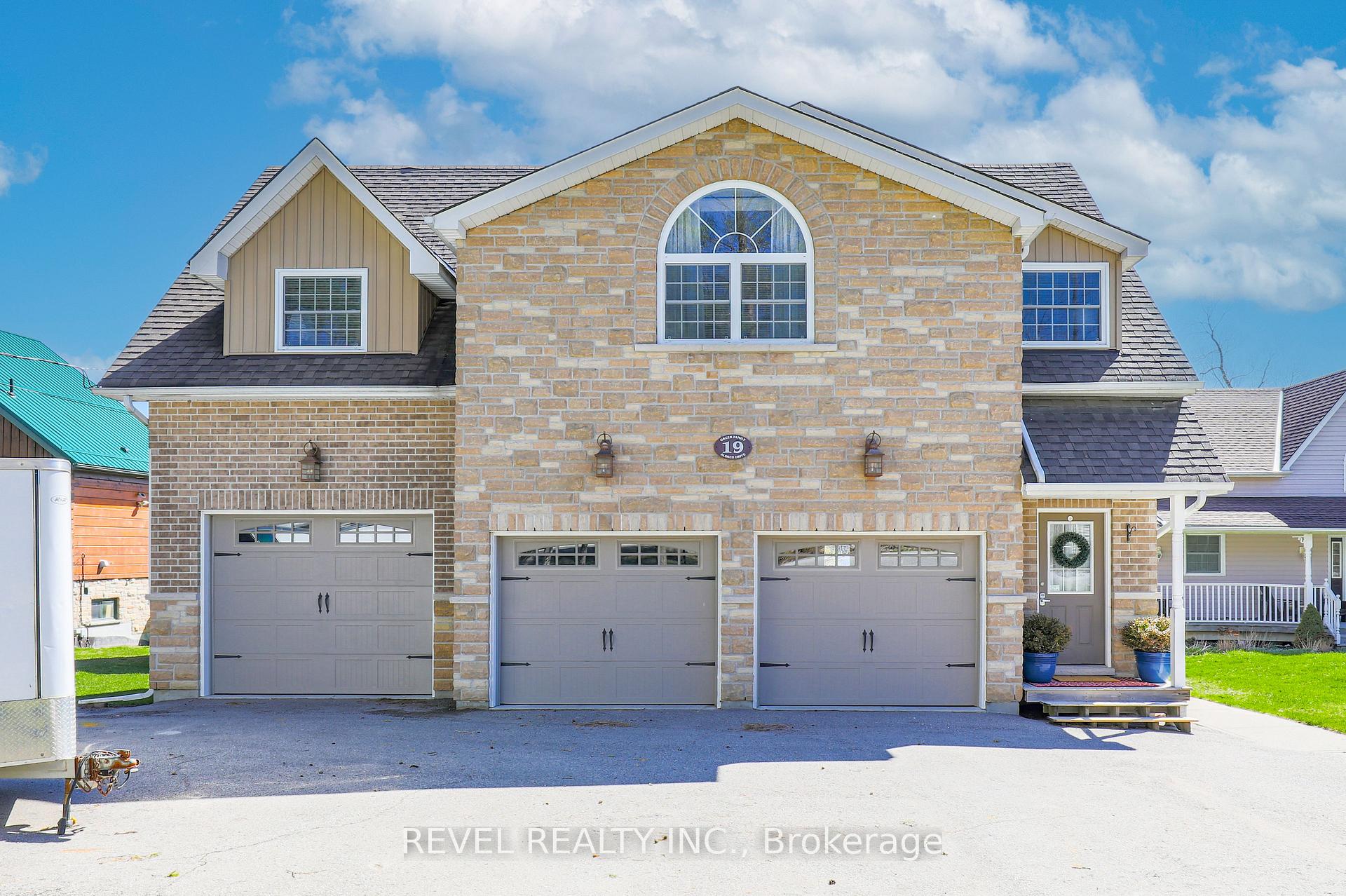 Photo 4 of 19 Aldred Drive, Scugog, Port Perry — HOMEH