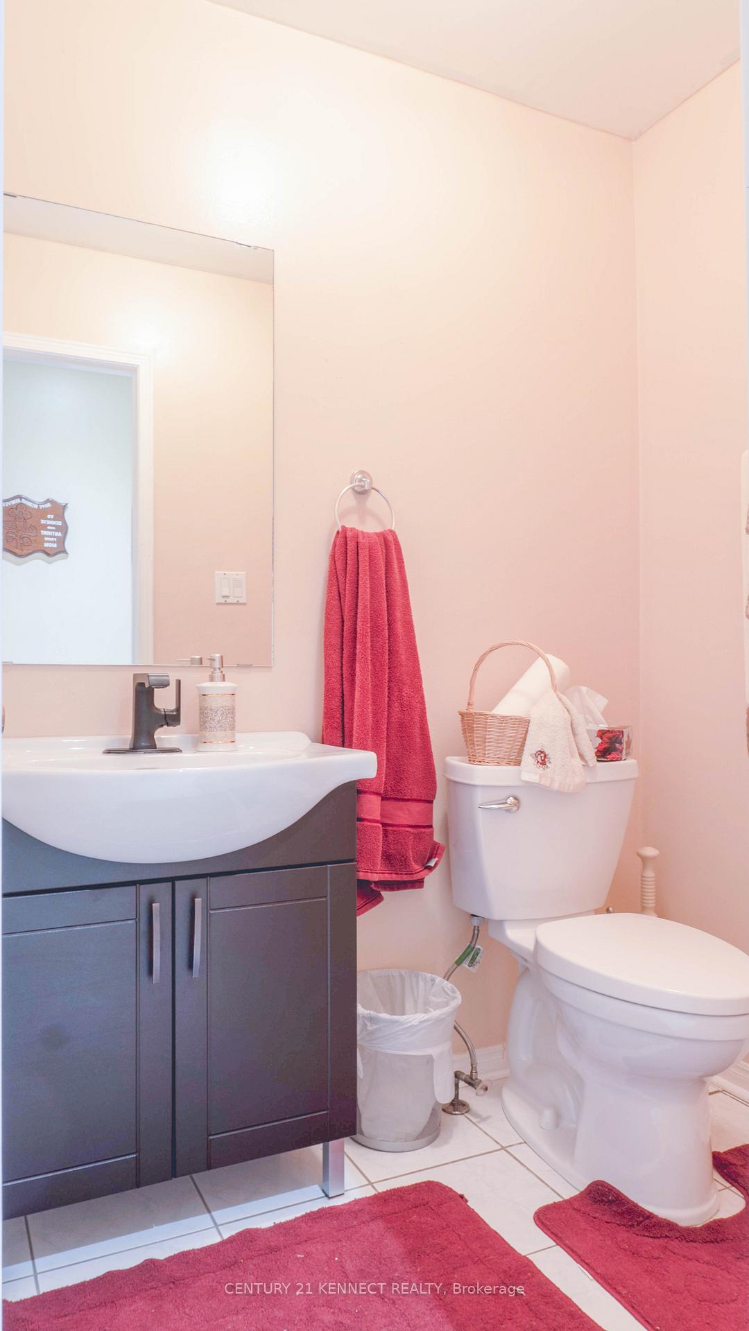 Photo 16 of Unit Main, 26 Buffridge Trail, Brampton, Snelgrove — HOMEH