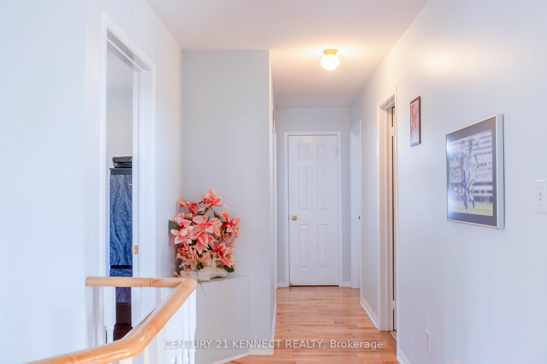 Photo 20 of Unit Main, 26 Buffridge Trail, Brampton, Snelgrove — HOMEH