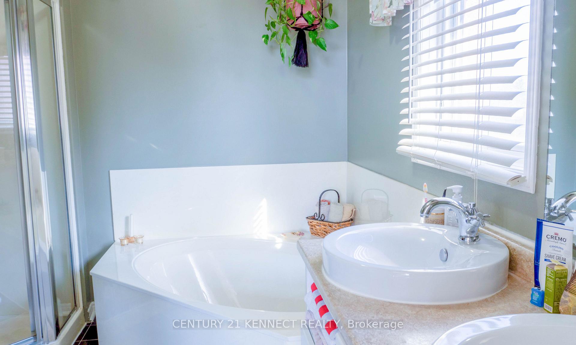 Photo 51 of Unit Main, 26 Buffridge Trail, Brampton, Snelgrove — HOMEH