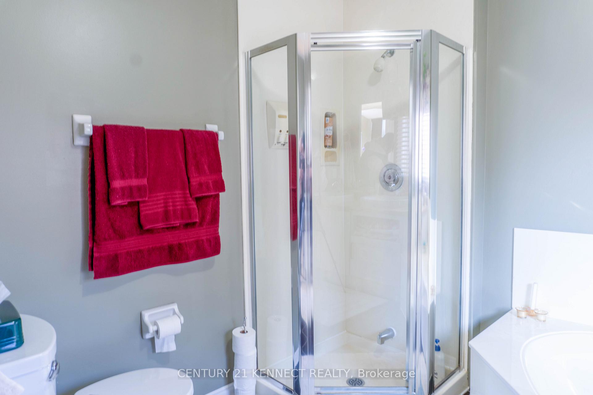 Photo 55 of Unit Main, 26 Buffridge Trail, Brampton, Snelgrove — HOMEH