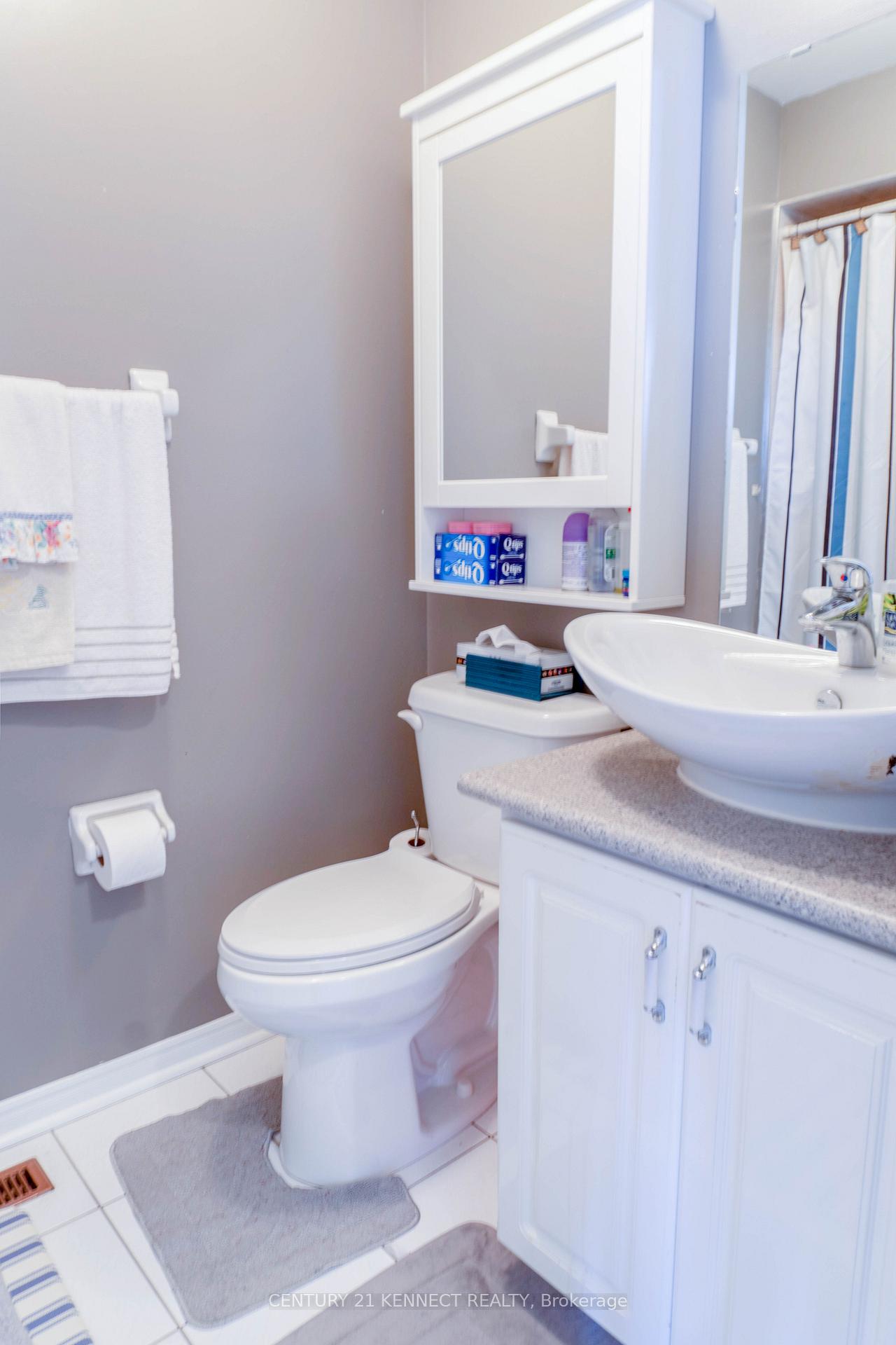 Photo 56 of Unit Main, 26 Buffridge Trail, Brampton, Snelgrove — HOMEH