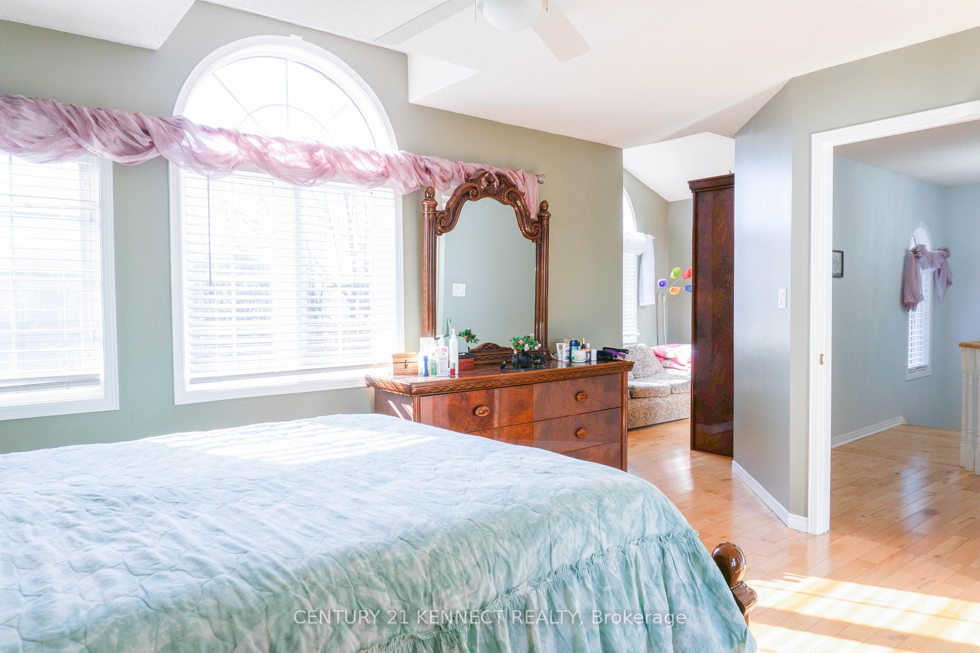 Photo 40 of Unit Main, 26 Buffridge Trail, Brampton, Snelgrove — HOMEH