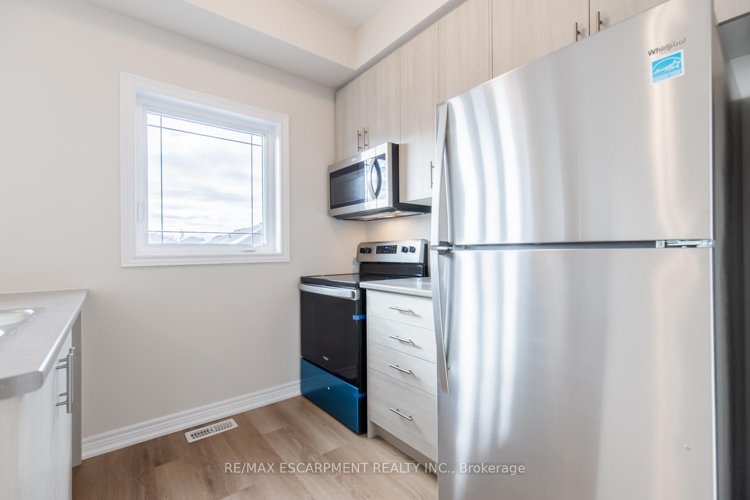 Photo 7 of Unit 49, 19 Picardy Drive, Hamilton, Stoney Creek Mountain — HOMEH