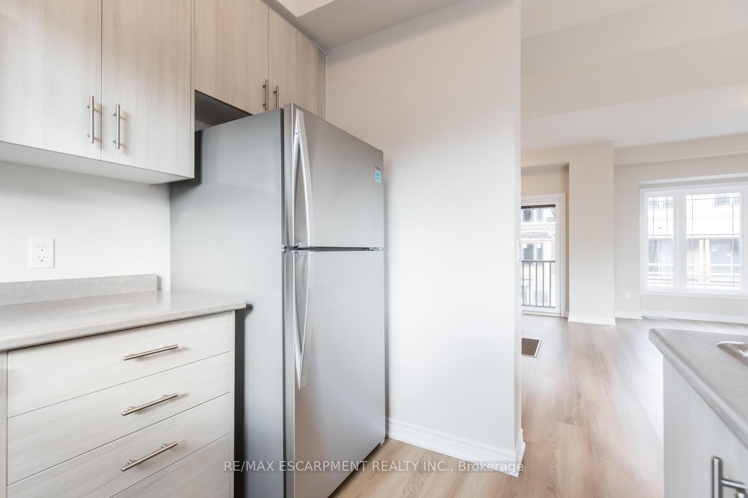 Photo 9 of Unit 49, 19 Picardy Drive, Hamilton, Stoney Creek Mountain — HOMEH