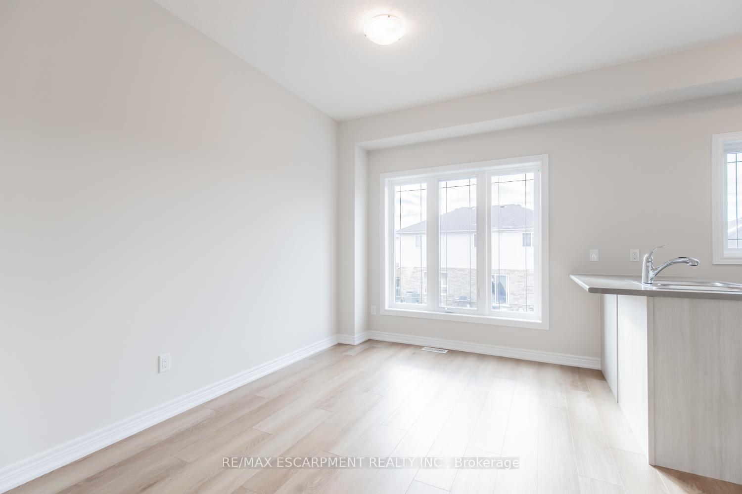 Photo 12 of Unit 49, 19 Picardy Drive, Hamilton, Stoney Creek Mountain — HOMEH