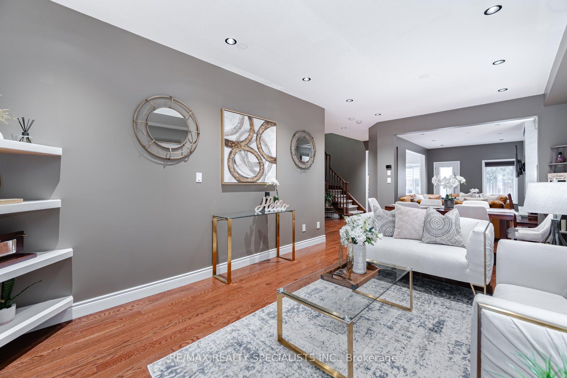 Photo 4 of 15 Cookview Drive, Brampton, Sandringham-Wellington — HOMEH