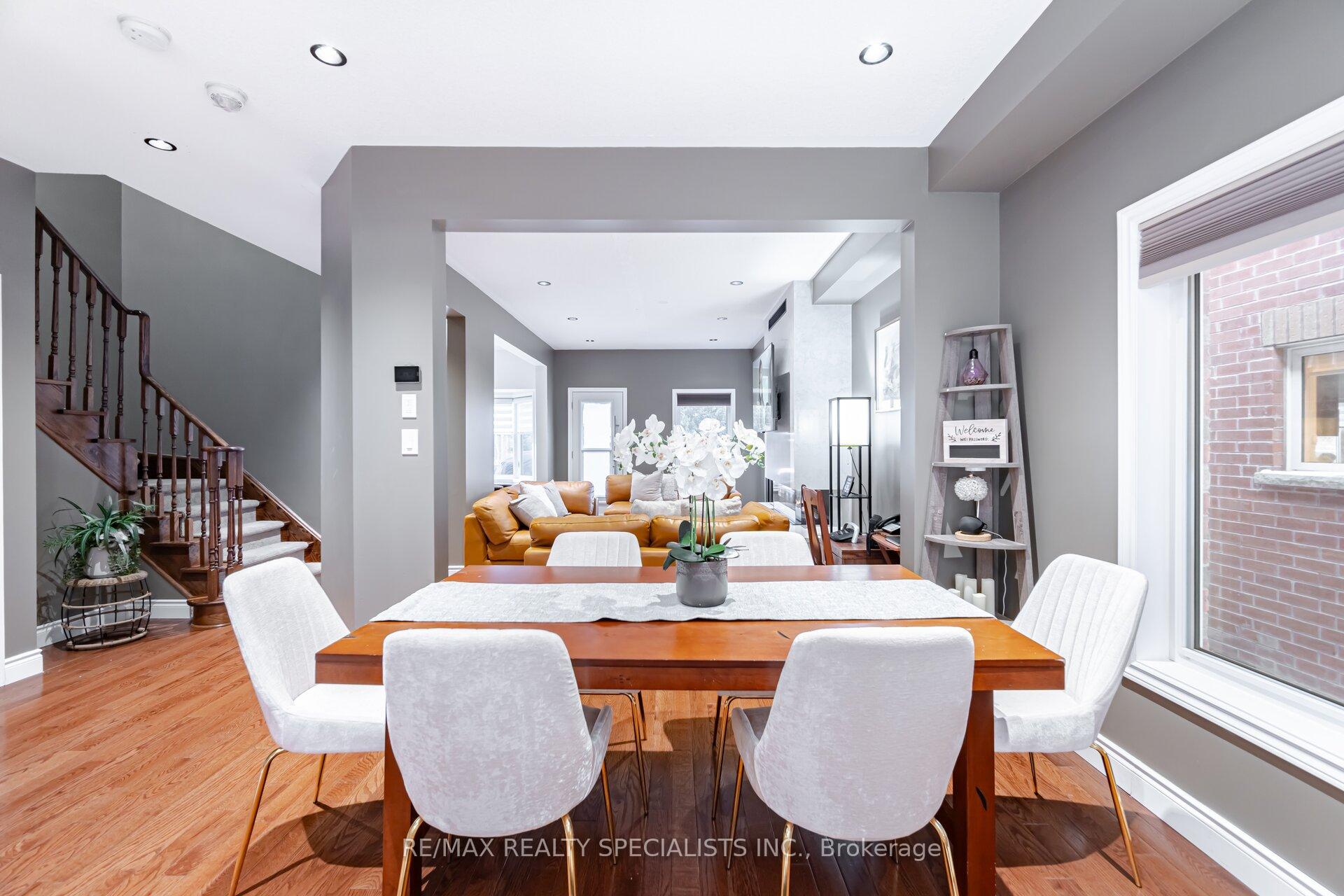 Photo 7 of 15 Cookview Drive, Brampton, Sandringham-Wellington — HOMEH