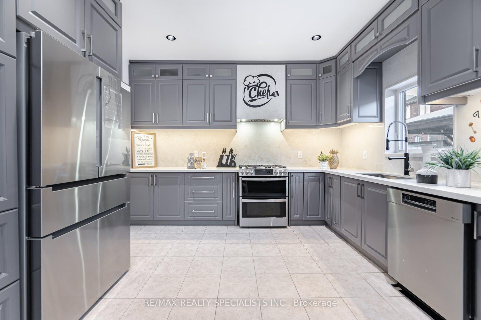 Photo 13 of 15 Cookview Drive, Brampton, Sandringham-Wellington — HOMEH