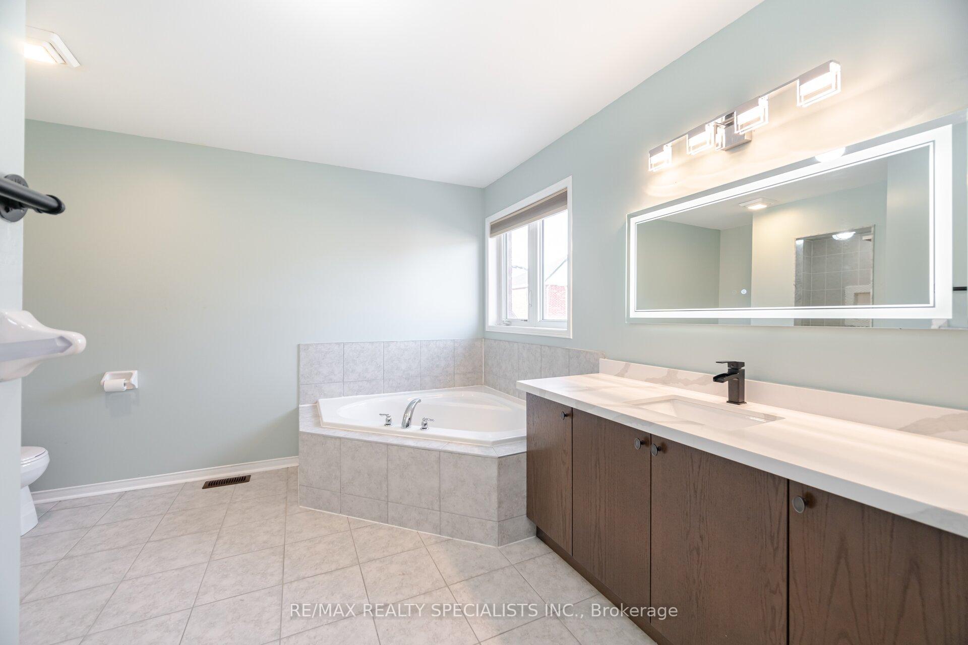 Photo 21 of 15 Cookview Drive, Brampton, Sandringham-Wellington — HOMEH