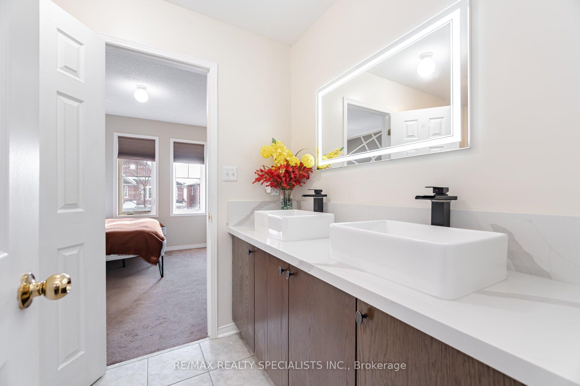 Photo 26 of 15 Cookview Drive, Brampton, Sandringham-Wellington — HOMEH