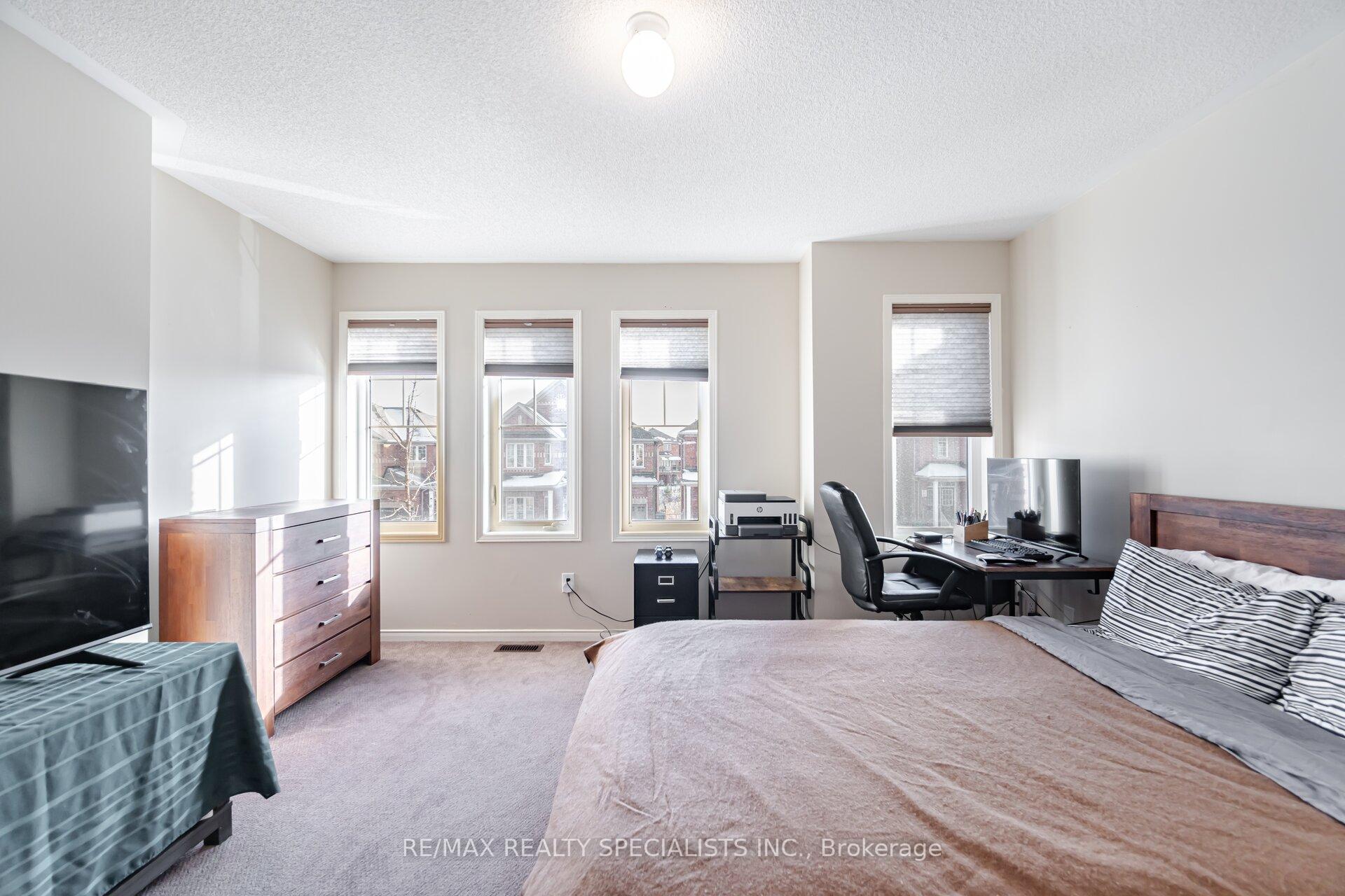 Photo 29 of 15 Cookview Drive, Brampton, Sandringham-Wellington — HOMEH