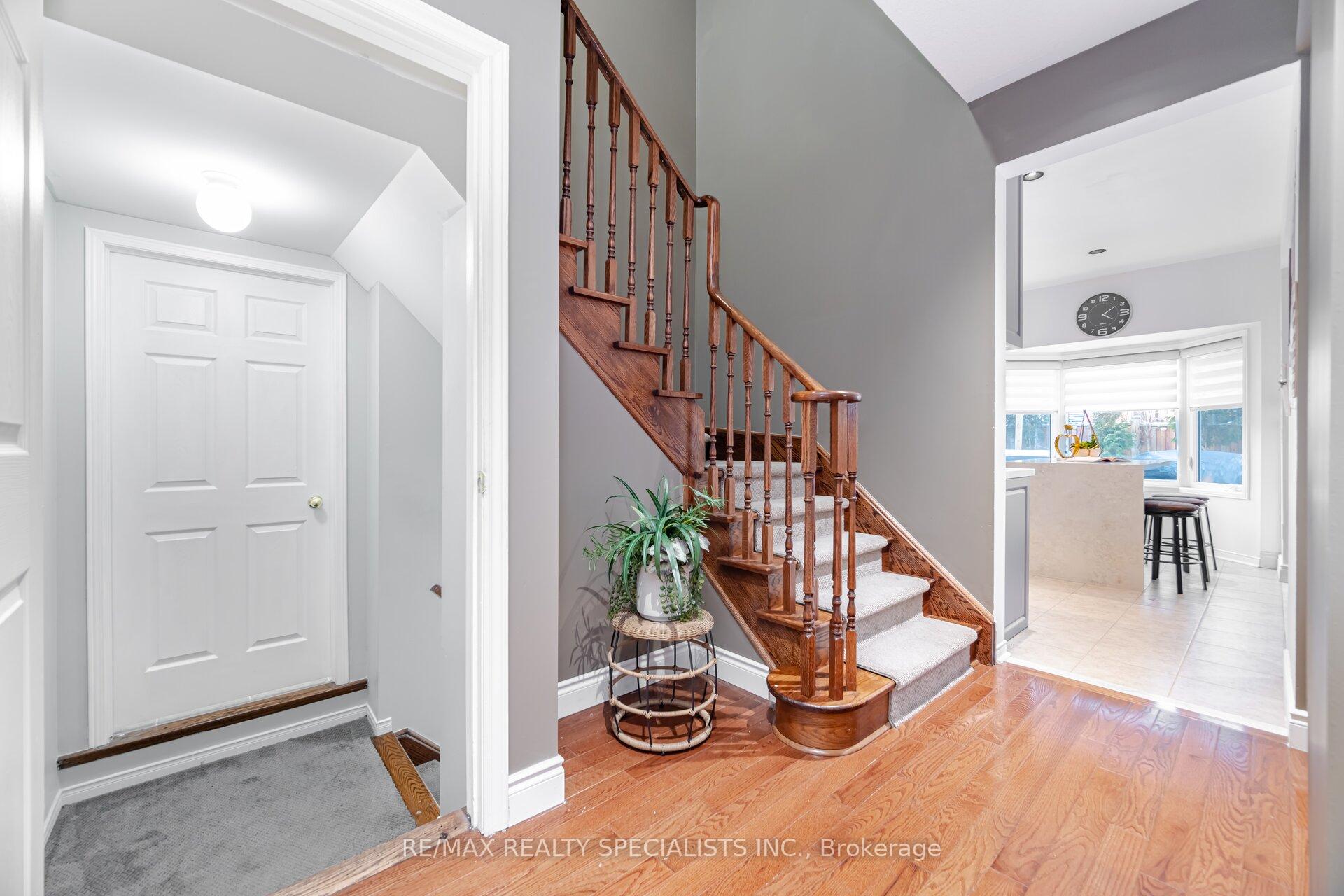 Photo 33 of 15 Cookview Drive, Brampton, Sandringham-Wellington — HOMEH