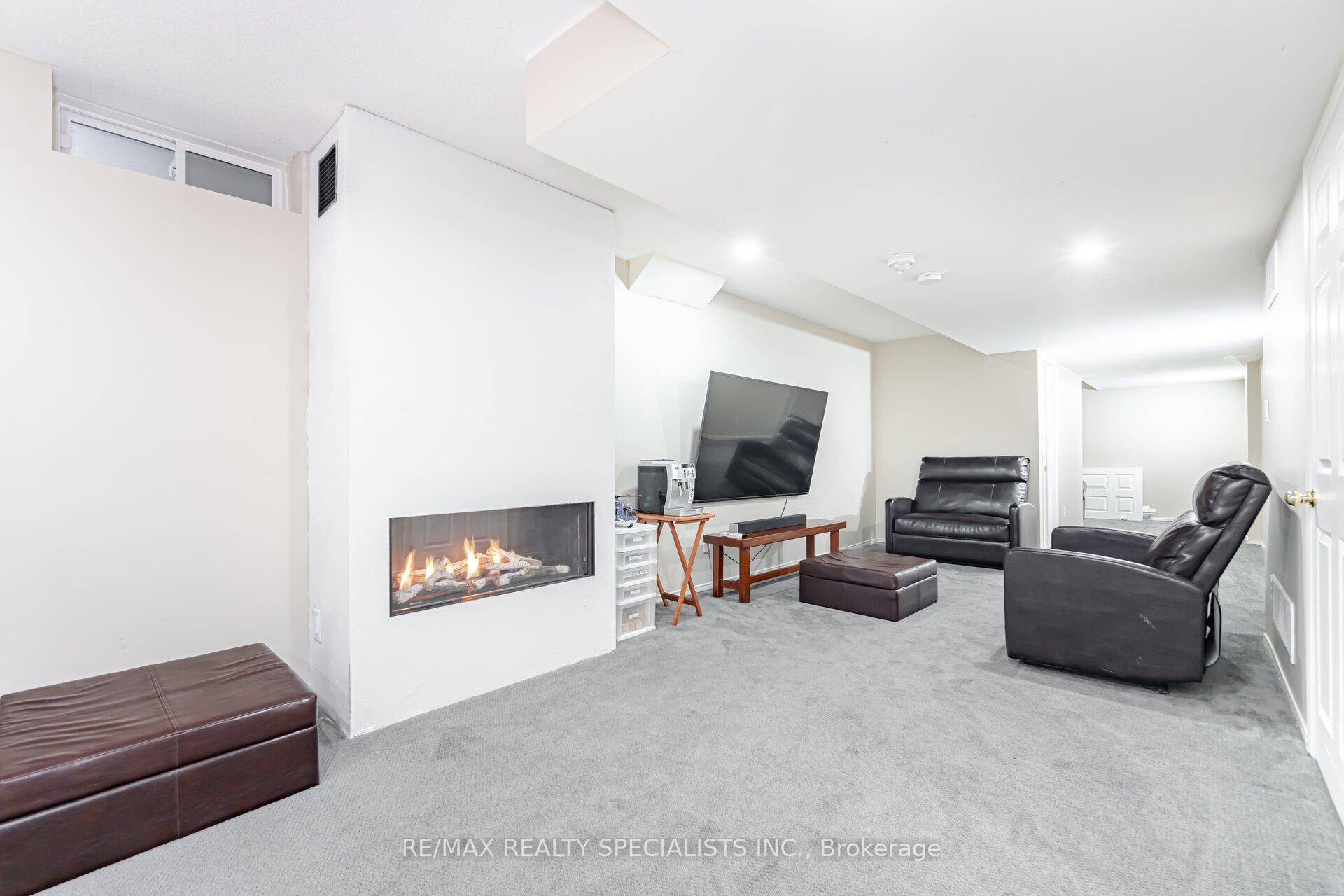 Photo 34 of 15 Cookview Drive, Brampton, Sandringham-Wellington — HOMEH