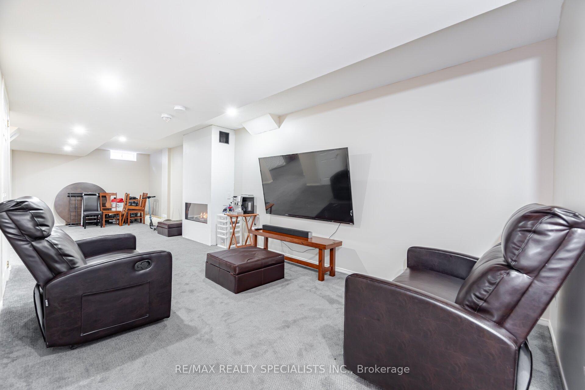 Photo 35 of 15 Cookview Drive, Brampton, Sandringham-Wellington — HOMEH